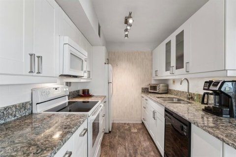 Copropriété à vendre à Treasure Island, Floride: 2 chambres, 98.94 m2 № 2092110 - photo 4
