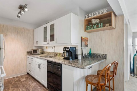 Copropriété à vendre à Treasure Island, Floride: 2 chambres, 98.94 m2 № 2092110 - photo 14