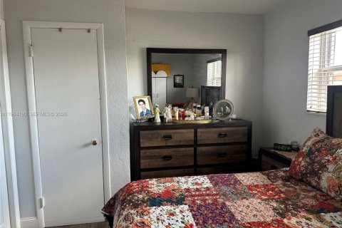 Villa ou maison à vendre à Hialeah, Floride: 3 chambres, 78.97 m2 № 2026159 - photo 17