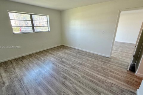 Copropriété à vendre à Miami, Floride: 2 chambres, 103.68 m2 № 1889692 - photo 22