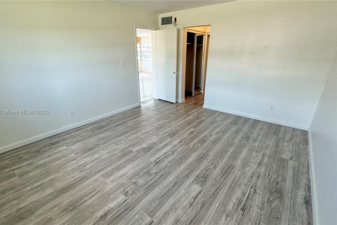 Copropriété à vendre à Miami, Floride: 2 chambres, 103.68 m2 № 1889692 - photo 21