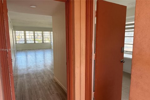 Copropriété à vendre à Miami, Floride: 2 chambres, 103.68 m2 № 1889692 - photo 5