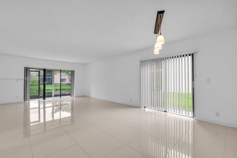 Condominio en venta en Weston, Florida, 2 dormitorios, 114.36 m2 № 1875128 - foto 11