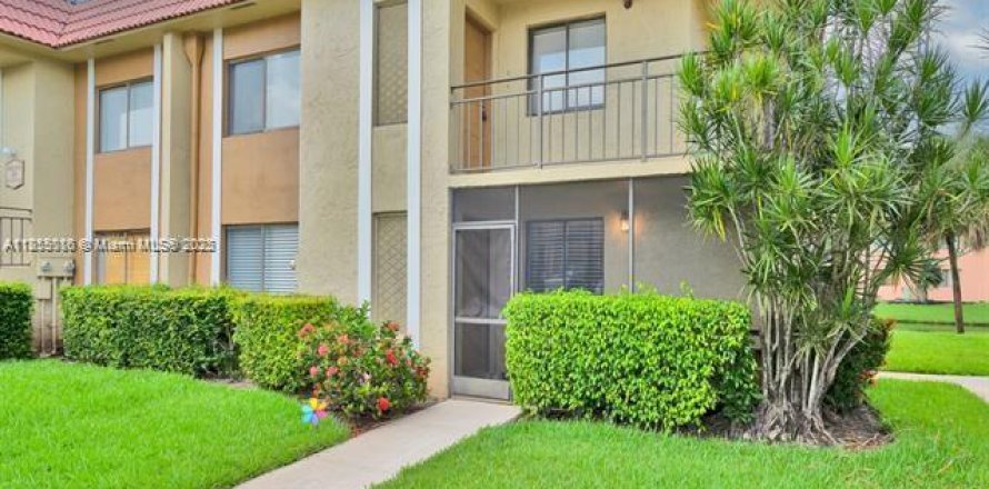 Condominio en Weston, Florida, 2 dormitorios  № 1875128