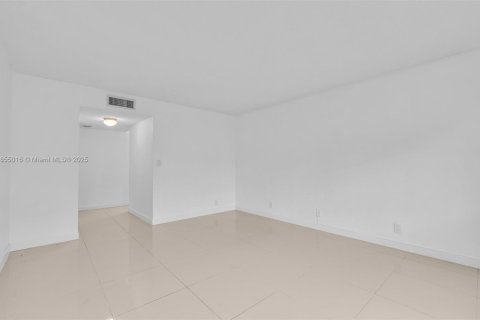 Condominio en venta en Weston, Florida, 2 dormitorios, 114.36 m2 № 1875128 - foto 23
