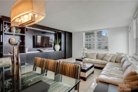 Condo in Miami Beach, Florida, 2 bedrooms  № 1951473 - photo 5