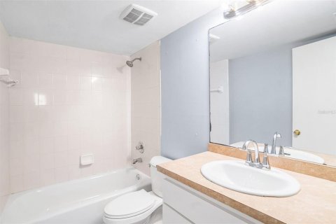 Condominio en alquiler en Tampa, Florida, 2 dormitorios, 86.68 m2 № 1895094 - foto 13