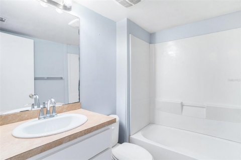 Condominio en alquiler en Tampa, Florida, 2 dormitorios, 86.68 m2 № 1895094 - foto 19