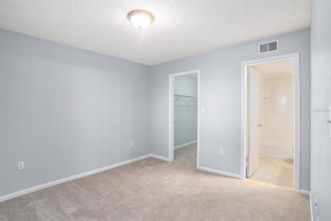 Condominio en alquiler en Tampa, Florida, 2 dormitorios, 86.68 m2 № 1895094 - foto 11