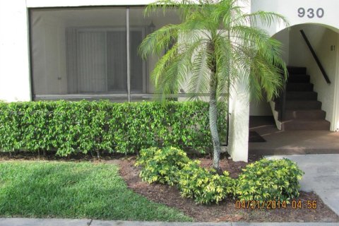 Condominio en West Palm Beach, Florida, 2 dormitorios  № 2006083
