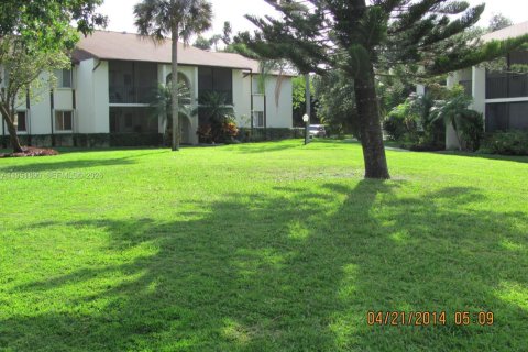 Condominio en venta en West Palm Beach, Florida, 2 dormitorios, 103.59 m2 № 2006083 - foto 3