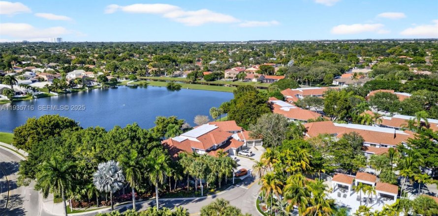 Condominio en Plantation, Florida, 3 dormitorios  № 1993926