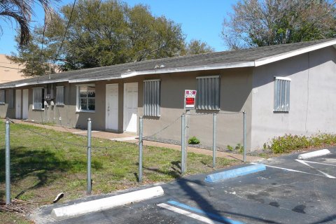 Propiedad comercial en St. Lucie, Florida 273.13 m2 № 2077886