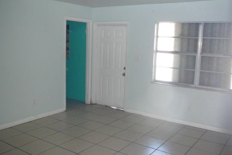 Commercial property in St. Lucie, Florida 273.13 sq.m. № 2077886 - photo 28