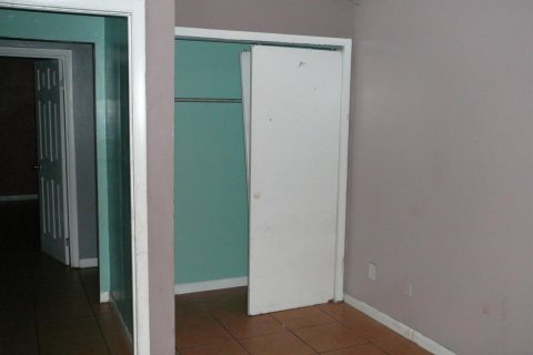 Commercial property in St. Lucie, Florida 273.13 sq.m. № 2077886 - photo 22