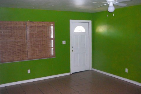 Commercial property in St. Lucie, Florida 273.13 sq.m. № 2077886 - photo 9