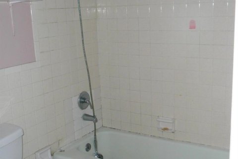 Commercial property in St. Lucie, Florida 273.13 sq.m. № 2077886 - photo 15