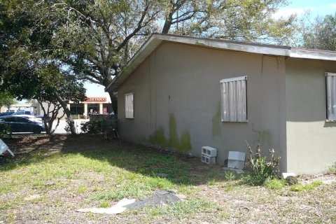 Commercial property in St. Lucie, Florida 273.13 sq.m. № 2077886 - photo 5