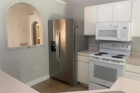 Villa ou maison à louer à Orlando, Floride: 3 chambres, 121.05 m2 № 2113832 - photo 4