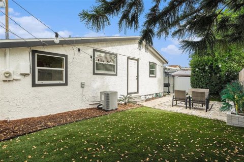 House in Clearwater, Florida 2 bedrooms, 80.27 sq.m. № 2227383 - photo 7