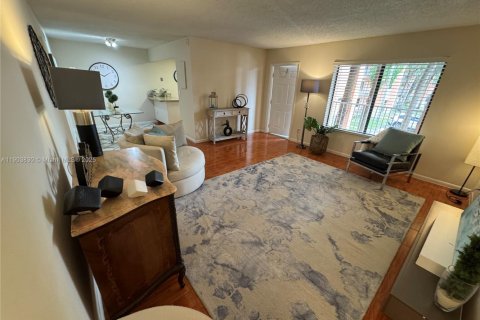 Copropriété à vendre à Davie, Floride: 2 chambres, 89.46 m2 № 1955302 - photo 2