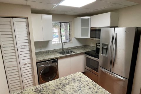 Condo in Davie, Florida, 2 bedrooms  № 1955302 - photo 20