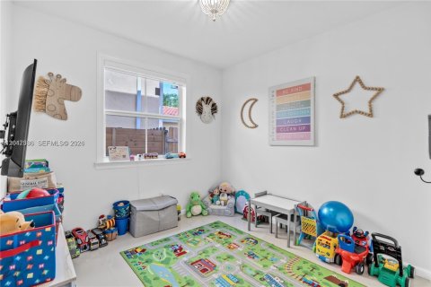 Villa ou maison à vendre à Miami, Floride: 5 chambres, 220.92 m2 № 2180589 - photo 27