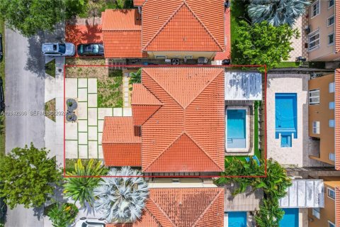 Villa ou maison à vendre à Miami, Floride: 5 chambres, 220.92 m2 № 2180589 - photo 3