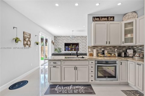 Villa ou maison à vendre à Miami, Floride: 5 chambres, 220.92 m2 № 2180589 - photo 12