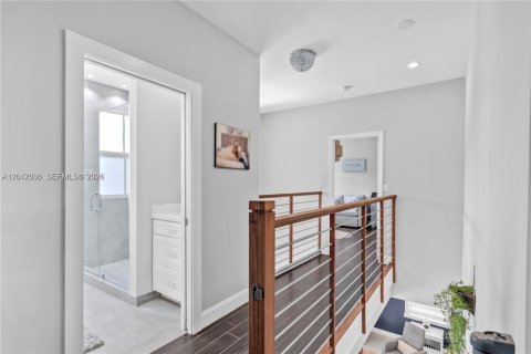 Villa ou maison à vendre à Miami, Floride: 5 chambres, 220.92 m2 № 2180589 - photo 15
