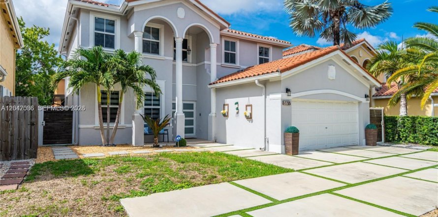 Villa ou maison à Miami, Floride 5 chambres, 220.92 m2 № 2180589