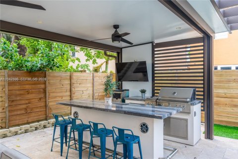 Villa ou maison à vendre à Miami, Floride: 5 chambres, 220.92 m2 № 2180589 - photo 28
