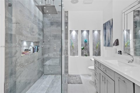 Villa ou maison à vendre à Miami, Floride: 5 chambres, 220.92 m2 № 2180589 - photo 17