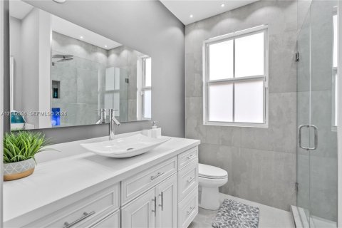 Villa ou maison à vendre à Miami, Floride: 5 chambres, 220.92 m2 № 2180589 - photo 21