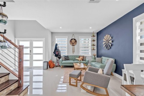 Villa ou maison à vendre à Miami, Floride: 5 chambres, 220.92 m2 № 2180589 - photo 9