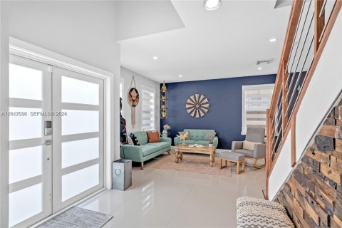 Villa ou maison à vendre à Miami, Floride: 5 chambres, 220.92 m2 № 2180589 - photo 8