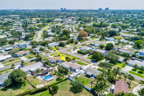 House in North Palm Beach, Florida 4 bedrooms, 145.3 sq.m. № 1179696 - photo 1