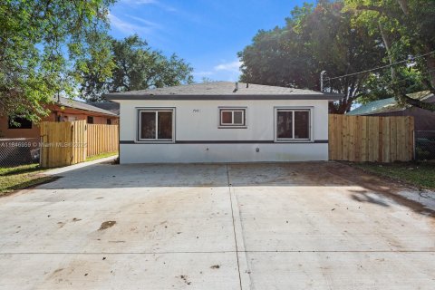 House in Miami, Florida 3 bedrooms, 90.95 sq.m. № 1888833 - photo 27