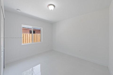House in Miami, Florida 3 bedrooms, 90.95 sq.m. № 1888833 - photo 16