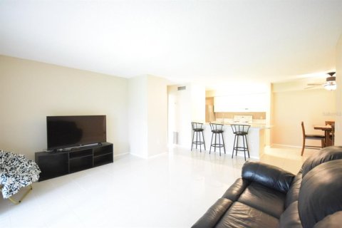 Copropriété à vendre à Tampa, Floride: 3 chambres, 118.36 m2 № 1916712 - photo 16