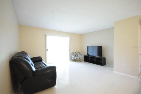 Copropriété à vendre à Tampa, Floride: 3 chambres, 118.36 m2 № 1916712 - photo 14