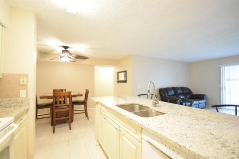 Copropriété à vendre à Tampa, Floride: 3 chambres, 118.36 m2 № 1916712 - photo 11