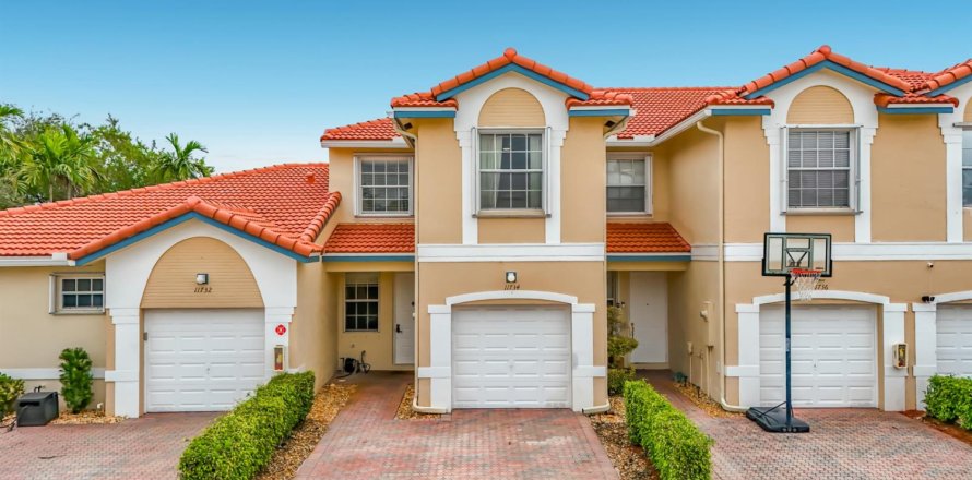 Touwnhouse à Coral Springs, Floride 3 chambres, 142.7 m2 № 2435444