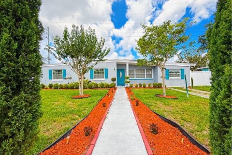 Casa en Orlando, Florida 4 dormitorios, 153.38 m2 № 2111460