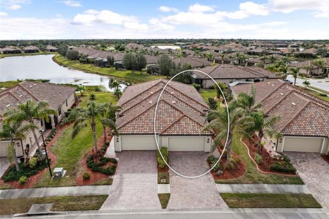 House in Venice, Florida 2 bedrooms, 145.67 sq.m. № 1530106 - photo 2