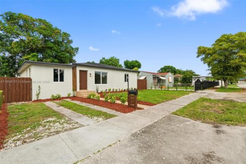 Купить виллу или дом в Майами, Флорида 3 спальни, 113.15м2, № 1898376 - фото 27