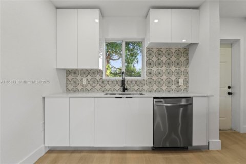 Купить виллу или дом в Майами, Флорида 3 спальни, 113.15м2, № 1898376 - фото 4