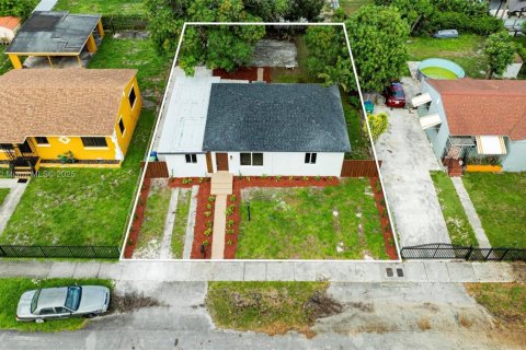 Купить виллу или дом в Майами, Флорида 3 спальни, 113.15м2, № 1898376 - фото 30