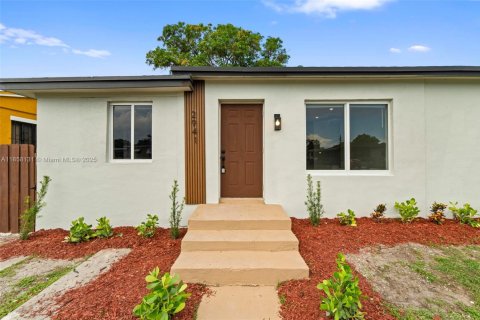 Купить виллу или дом в Майами, Флорида 3 спальни, 113.15м2, № 1898376 - фото 22