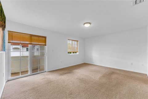 House in Florida City, Florida 3 bedrooms, 118.54 sq.m. № 1971305 - photo 15